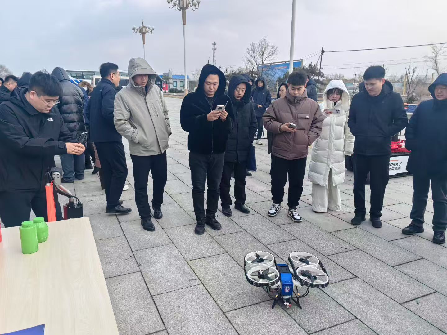 智易時代創(chuàng)新“機器人+安全應(yīng)急裝備”亮相京津冀供需對接活動