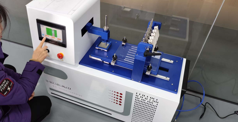 上海理濤赴蘇州某有限公司上門培訓(xùn)設(shè)備多功能刮擦測試儀和Taber耐磨儀