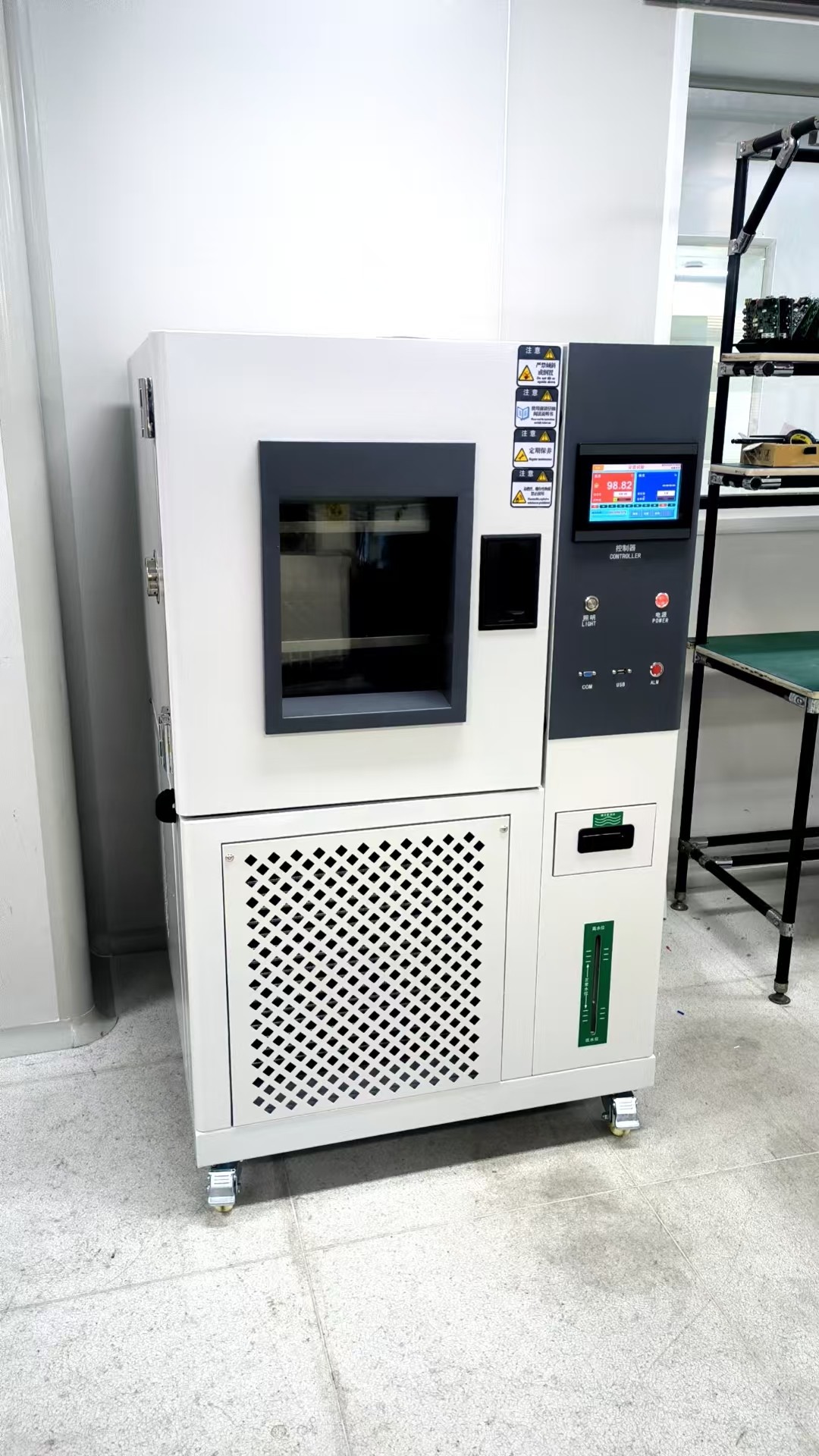高低温与恒温恒湿试验箱凭什么成为高校实验室偏爱的设备？